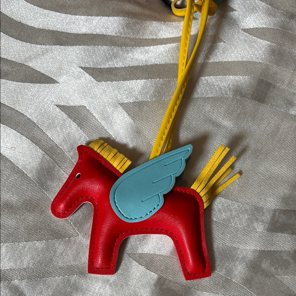 Leather Horse keychain - Picture 2 of 9